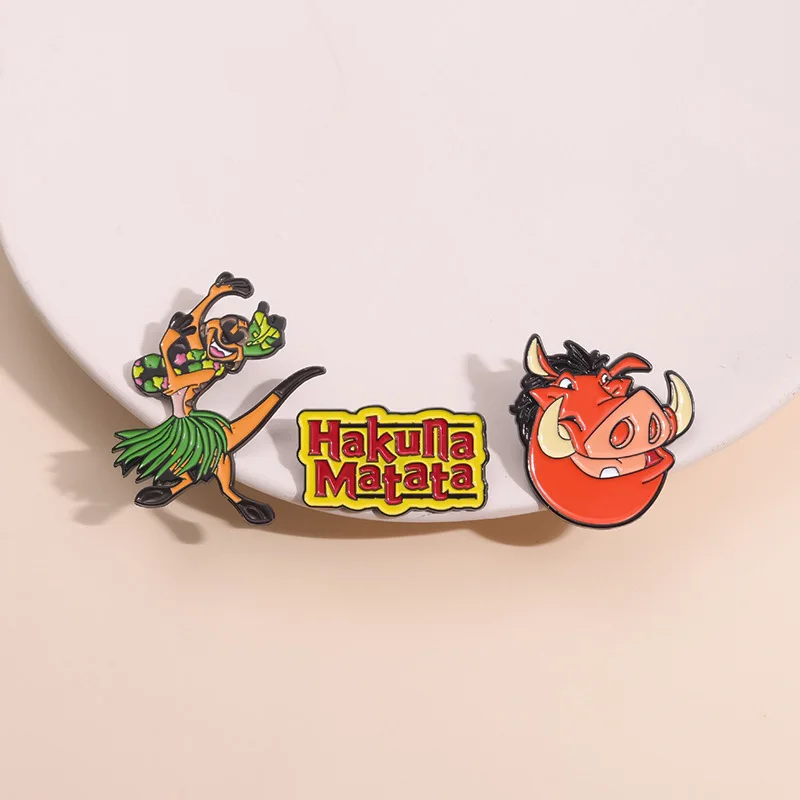 Broche en émail, Animal de dessin animé mignon, Warthog et Hula, singe dansant, Badge, drôle, thème Anime, Cosplay, épingle à revers, bijoux cadeau