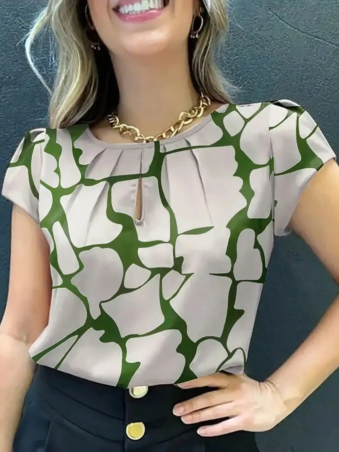 

Women's Summer Casual Blouse with Green Abstract Print, Round Neck Short Sleeve Loose Fit