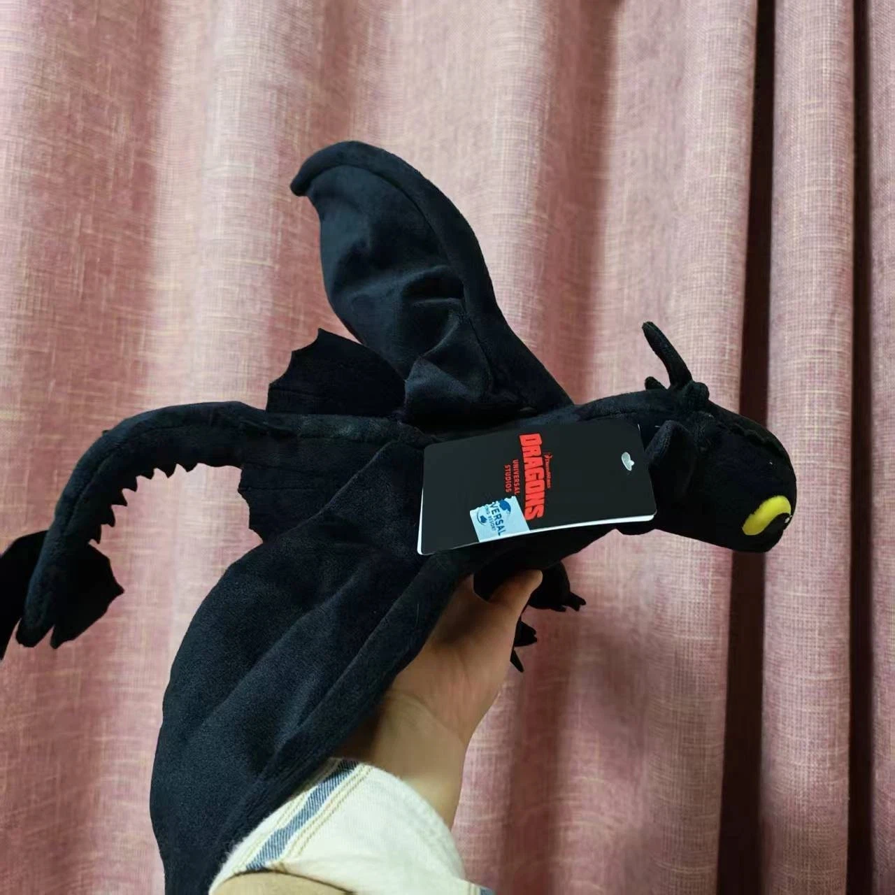 

Universal Studios "How to Train Your Dragon" Black Night Fury and White Light Fury Plush Dolls - Souvenirs, Children's Toys