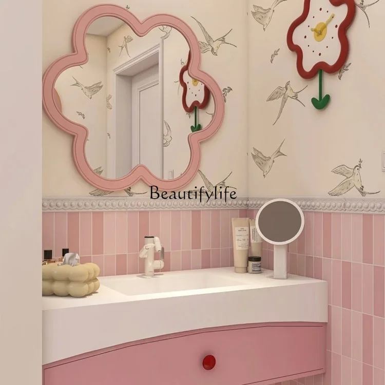 خزانة حمام فرنسية، طلاء خشبي من المطاط الصلب الوردي، حوض غسيل بلاطة صخرية بدون خياطة