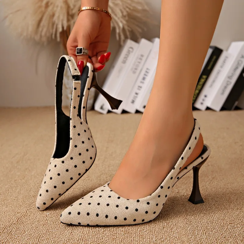 Nouvelles sandales Baotou à talons aiguilles et bout pointu style papillon français 2026, style célébrité féminin