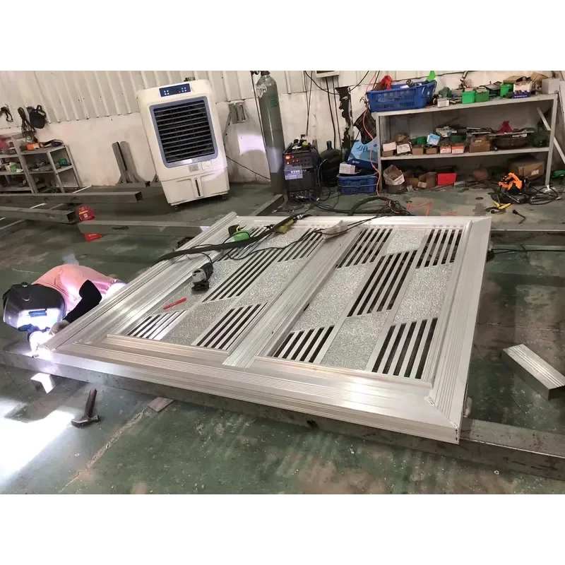 Custom Designed Latest Outdoor Aluminium Garden Fence Main Gate with Automatic Sliding Open Style Powder Coating for Villas