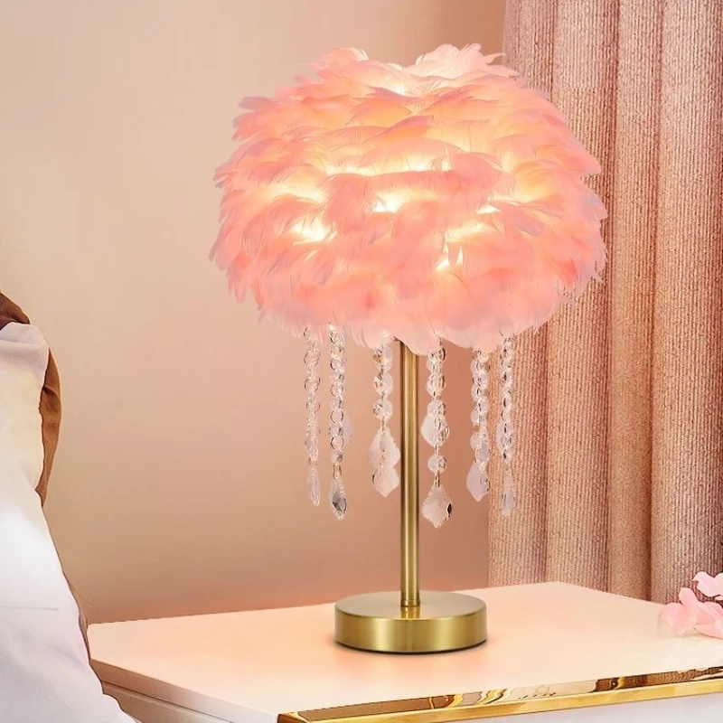 

Light luxury gold crystal feather table lamp Nordic ins warm romantic wedding room bedroom bedside decorative table lamp