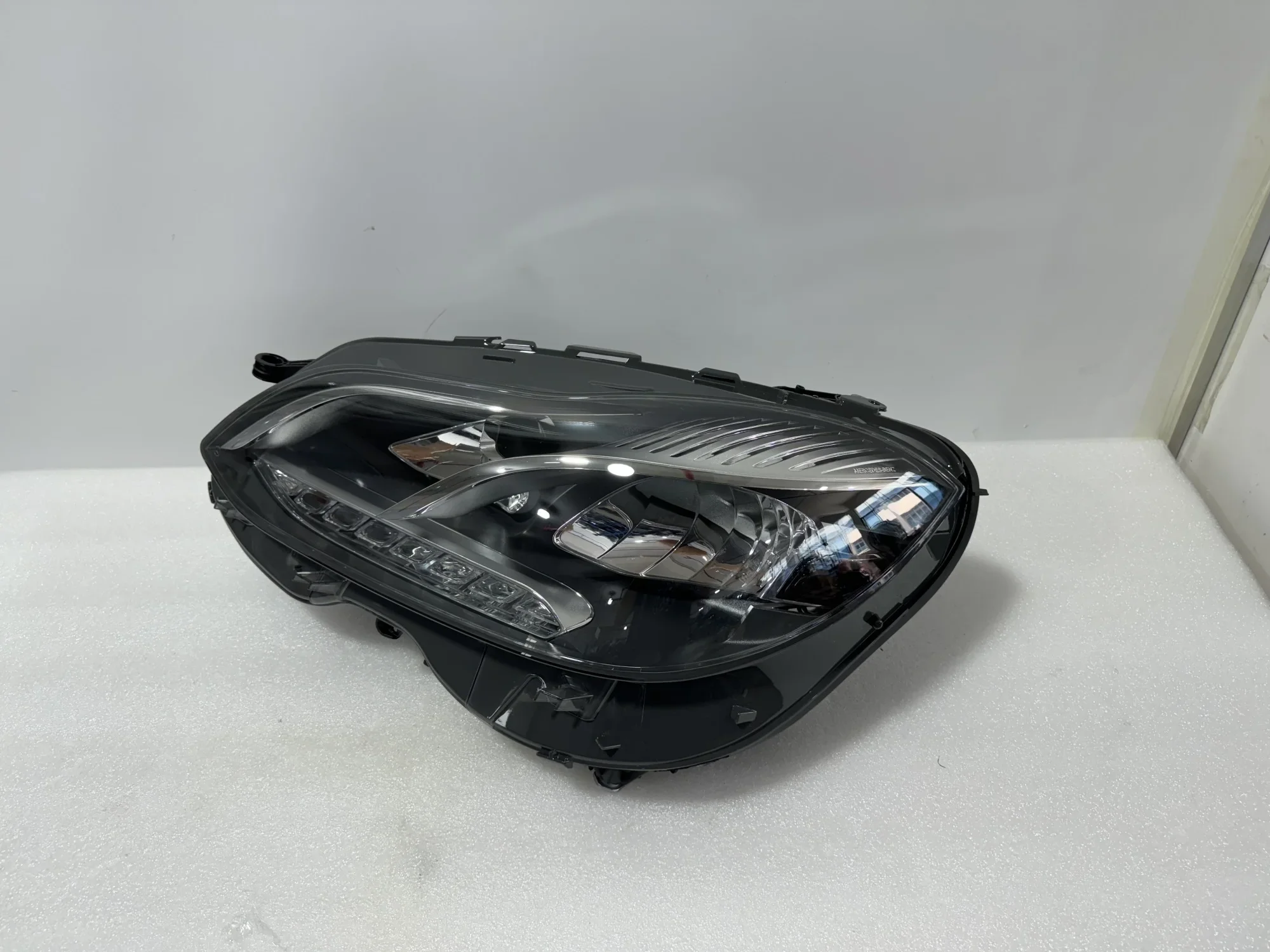 

Faros LED de alta calidad para Mercedes Benz Clase E W212, versión de gama baja, 2013-2015