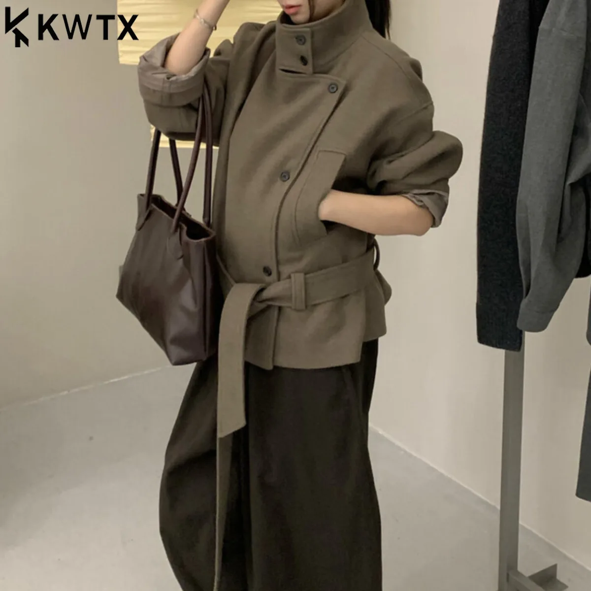 

KWTX Women’s 100% Wool-Blend Short Coat with Belt Stand Collar Single-Breasted Vintage Chic Casual Fall Winter 2025 New Arrival