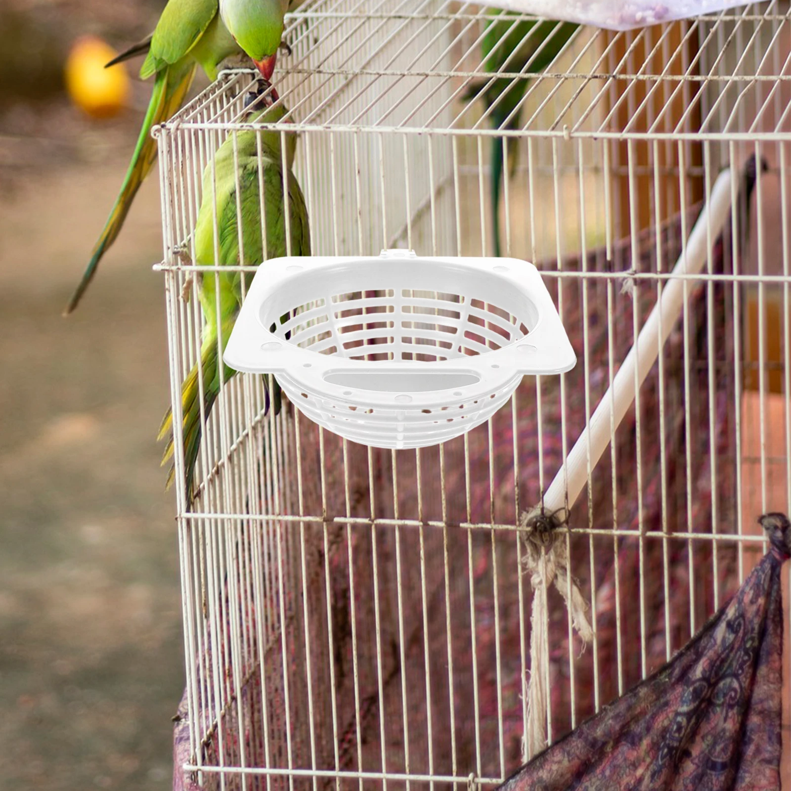 

Bird's Nest House Parrot Nesting Pan Coconut Cage Breathable Breeding Finch Plastic Hollow Canary Hanging Small Pet Portable