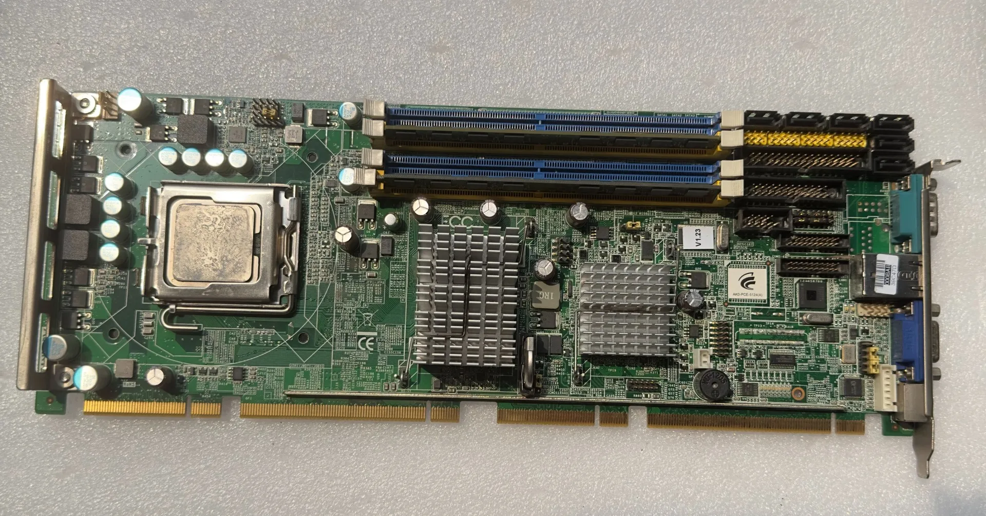 有名なブランドの産業用制御コンピュータ マザーボード PCE-5124 Rev A1、CPU メモリ付き (テストおよび出荷)