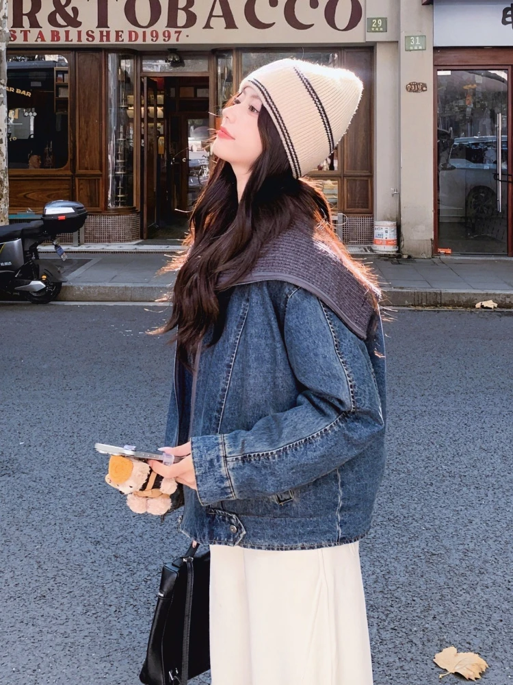 Women's Cropped Denim Puffer Jacket Collar Full Zip Winter Down Coat Warm Insulated Casual Street Style Cold Weather Outerwear