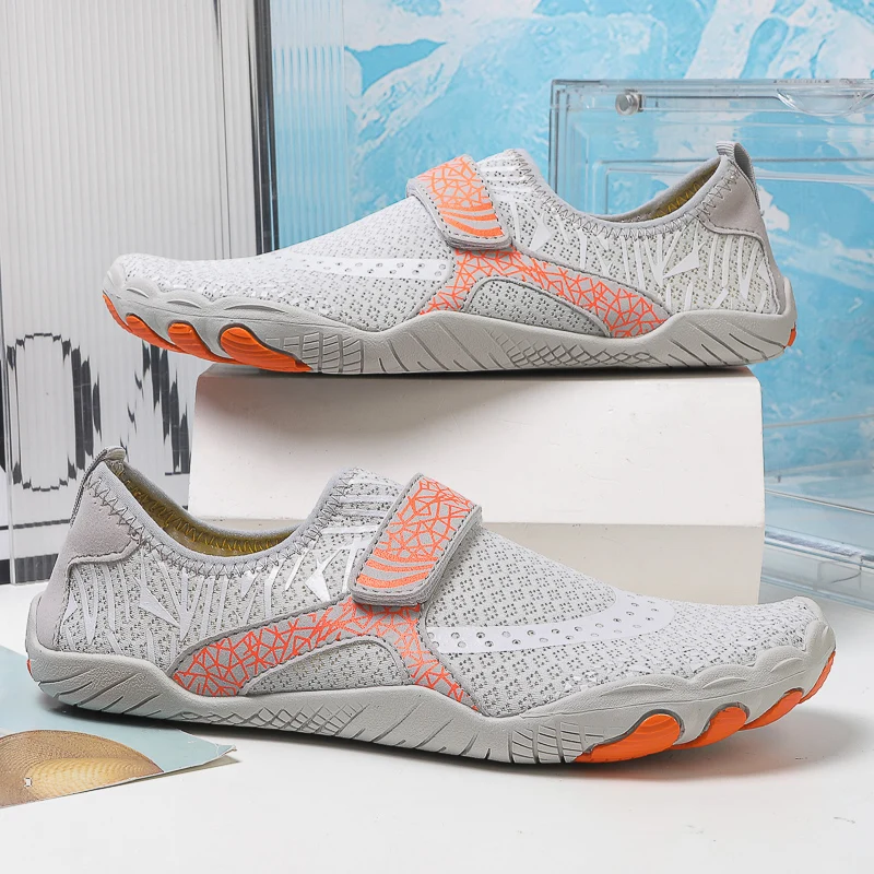 New net surface breathable wading shoes outdoor beach fast drying swimming shoes men and women the same 35-46 size sports shoes