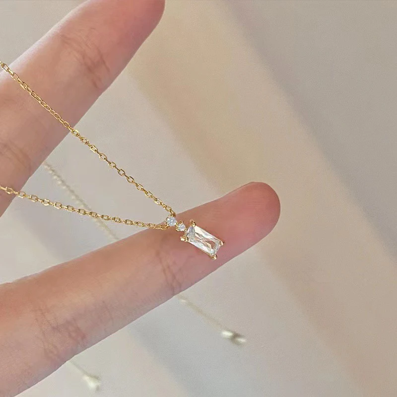 Huitan Dainty Necklace with Bright Zirconia Lady Delicate Gold Color Pendant Jewelry for Engagement Exquisite Gift Accessories