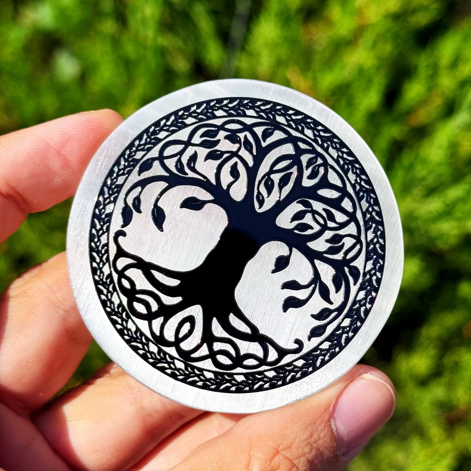 Natural Selenite Charging Plate Round Tree of Life Engraved Satin Spar Crystal Disc For Crystal Cleansing Meditation Home Decor