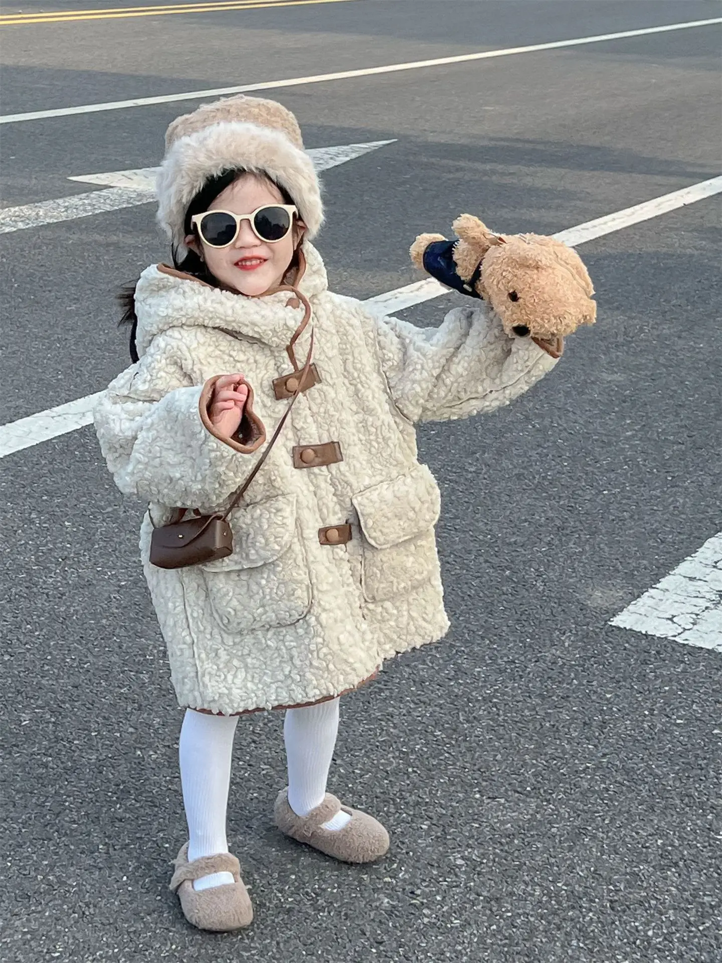 girl coat Childrens 2023 winter Korean style girls lamb wool hooded single-breasted coat double-sided fleece lined cotton coat