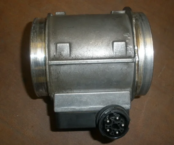 

SLK (R170) / CLK (A208) ДАТЧИК МАСОВОГО ВОЗДУХА MAF 2000-2004 0000940148