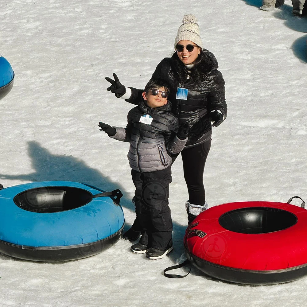 Slitta a tubo per slitta da sci da neve doppia commerciale gonfiabile in gomma personalizzata in fabbrica per lo sport invernali