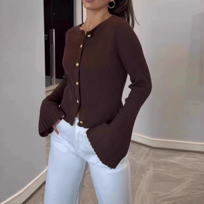 เสื้อคาร์ดิแกนถักแขนยาวสำหรับผู้หญิง ผ้าริบเนื้อแน่น กระดุมแถวเดียว ทรงเข้ารูป แฟชั่นฤดูใบไม้ร่วง-ฤดูหนาว 2026 เสื้อถักสำหรับผู้หญิง