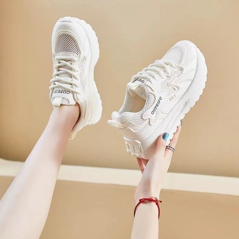 2026 Summer Novel Female Air Flow Knit Go To Padded Base Grip Impact Relief Gym Versatile Runner Stylish Shoe