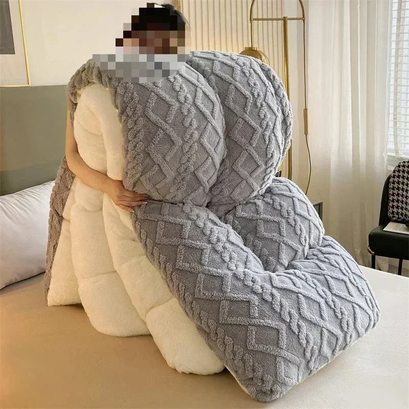 Winter Quilt 3-Layer Luxury Flannel Fleece Thick Bed Blanket Winter Cotton Duvet Soft Plush Velvet Blanket Double-Sided Quilt