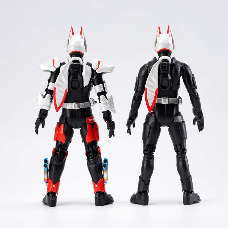 Originele Echte Bandai Anime KAMEN RIDER GEATS S.H.Figuarts Model Speelgoed Action Figure Geschenken Collectible Ornamenten Jongens Kids Meisje