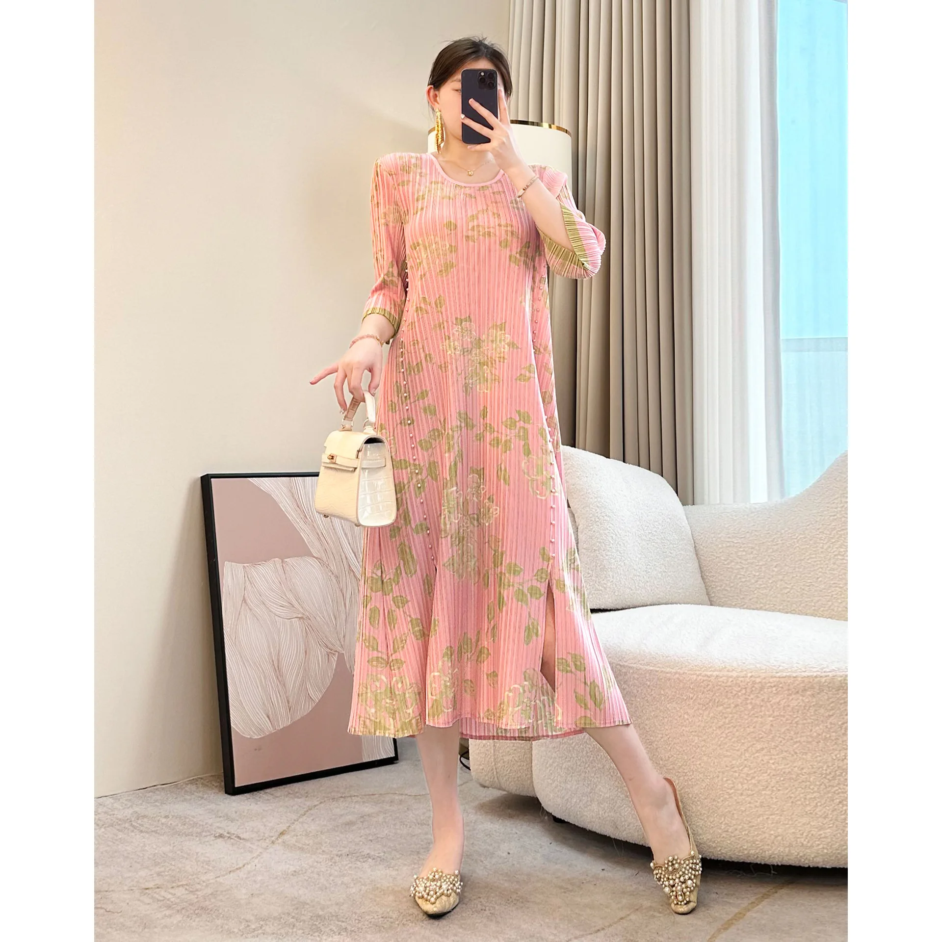 

Miyake Style Pleated Dress for Women 2025 New Pink Fashion Printed Round Neck Three-quarter Sleeve Loose Pleated Long Skirt