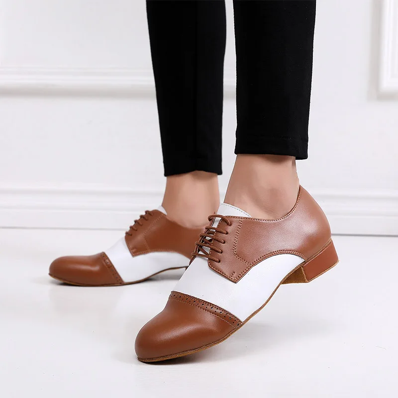 革男性モダンダンスシューズジム換気社交ラテンダンスシューズスポーツ大人のフォーマルドレススクエア宴会男性スニーカー