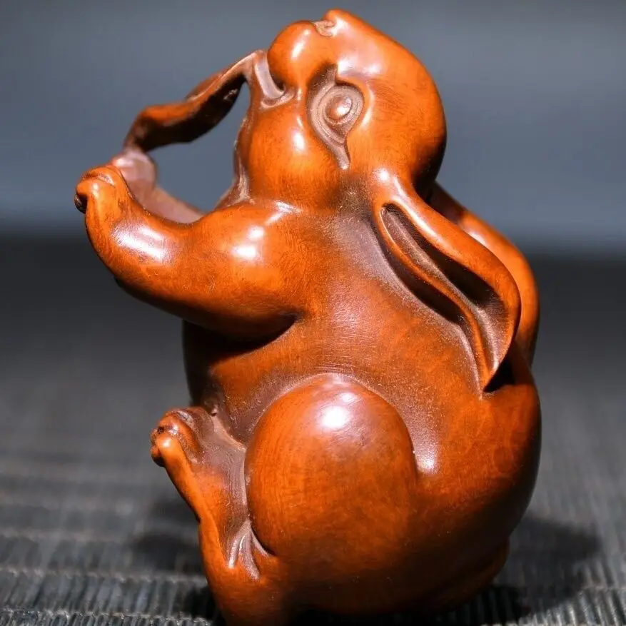 Rare china boxwood handmade fortune rabbit statue collectable hand piece netsuke