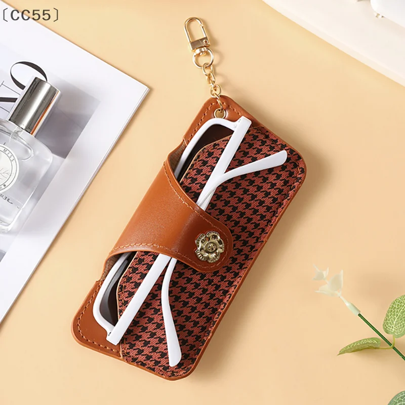 [-CC55] حامل نظارات مطبوع بنقشة Houndstooth مع سلسلة مفاتيح حافظة نظارات عتيقة حقيبة تخزين النظارات الشمسية المحمولة للسفر اليومي