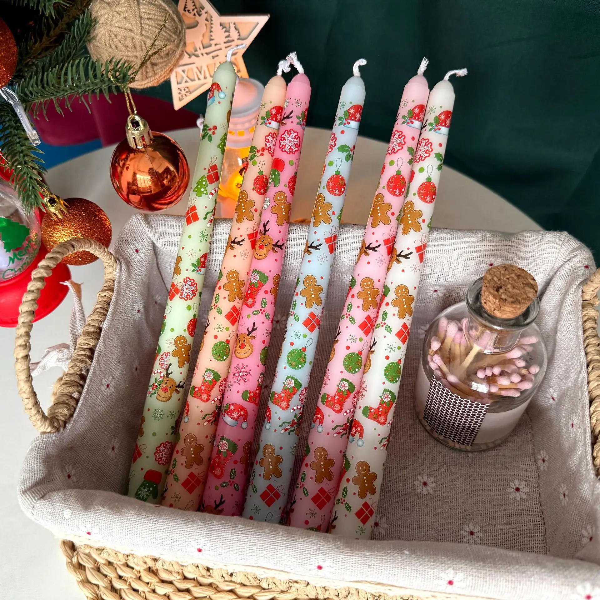 Christmas Snowflake Gingerbread Man Printed Candle  Non-toxic Long Candle For Table Decoration Festival Party Atmosphere  Candle