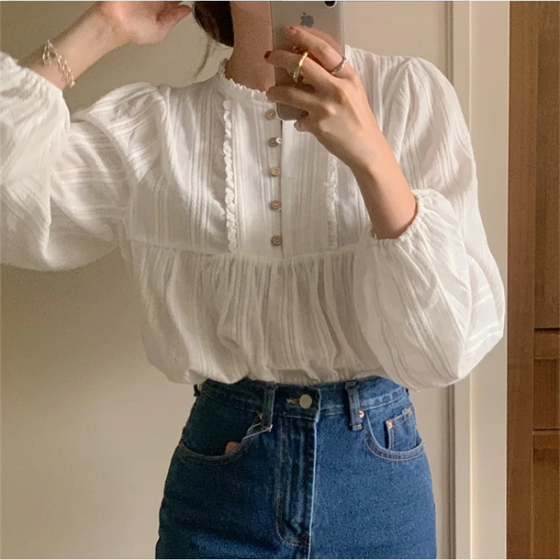 

Age Reducing Retro Gentle Sweet Little Sister Pleated Small Lace Buckle Pure Desire Round Neck Shirt