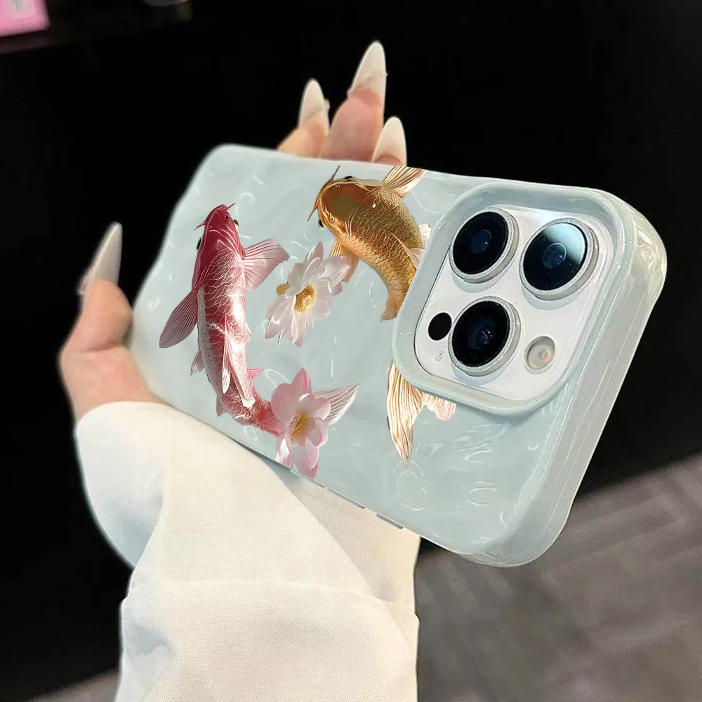 Luxuriöse Koi- und Lotus-Kollage-Handyhülle für iPhone 17 16 15 14 13 12 11 Pro Max 14 Plus 17 Air Falten-Wellen-Soft-Silikon-Cover – Detail 1