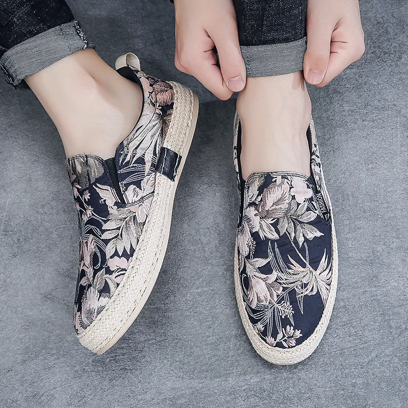 New Shoes for Men Casual Shoes Spring Summer Breathable Fabric Slip-on Loafers Street Trend Flower Print Fisherman Shoes