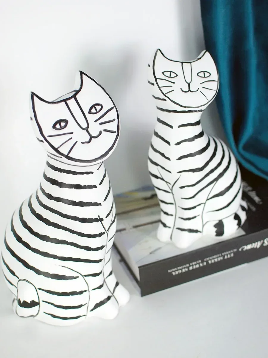 

Simple modern black white striped cat animal statue Ornaments room Decor home decoration Abstract Cat Art Sculpture Interior