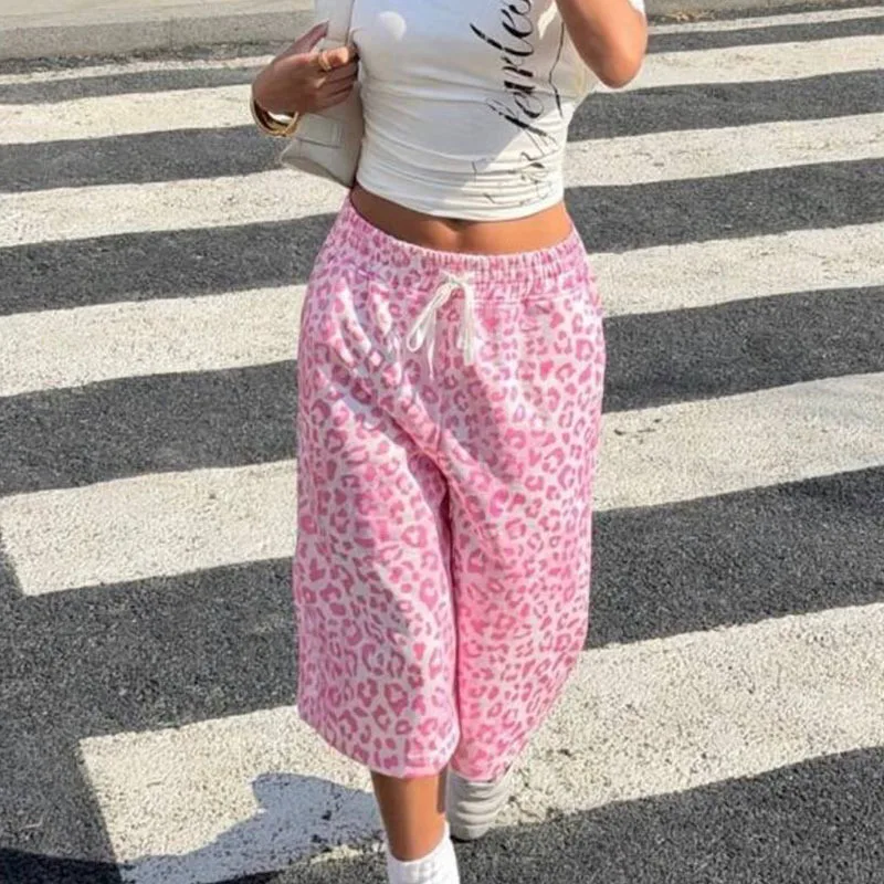 Europäische und amerikanische grenzübergreifende, süße, coole, rosa Leopardenmuster-Capri-Sweatpants mit hoher Taille, Kordelzug und weitem Bein für den Street-Sport. – Detail 2