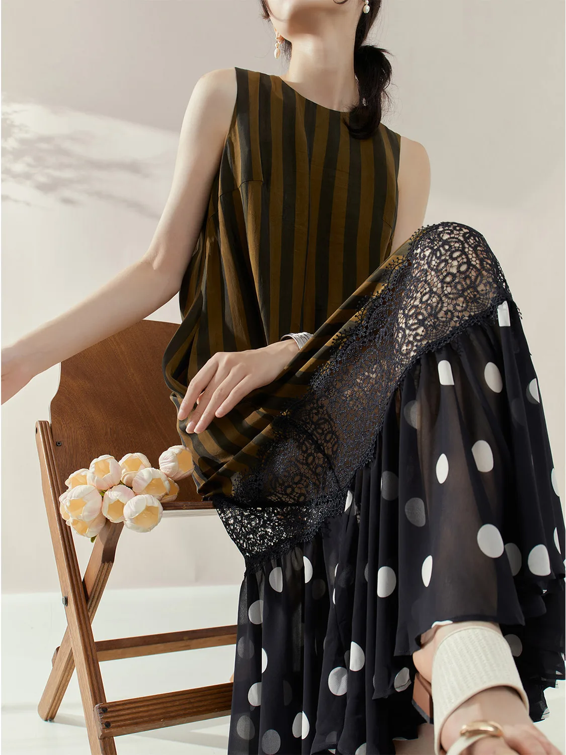 الفرنسية أنيقة الرجعية عارضة عطلة الصيف فساتين جولة الرقبة أكمام مخطط نقطة الدانتيل الربط مزاجه فستان طويل المرأة