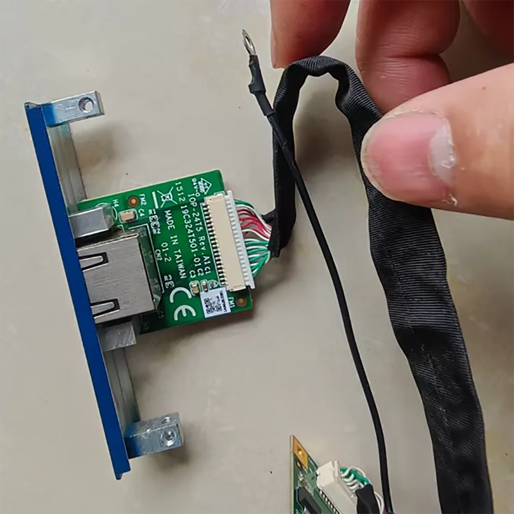 The PCIE Transfer Network Card PCM-24R1TP