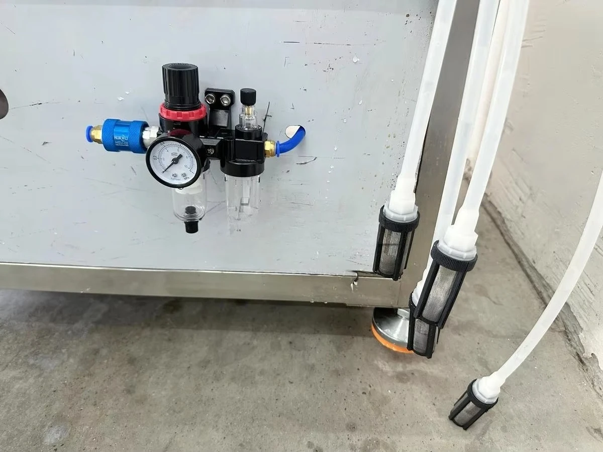 Electric automatic carbonated beverage juice energy drink can filling machine is suitable for barrel glass