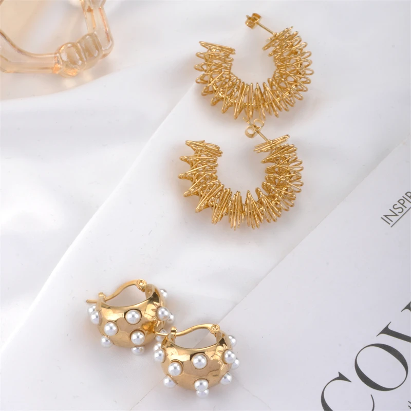 New Stainless Steel Spring Inlaid Pearl Earrings For Women Hollow Gold-plated C-shaped Irregular Earrings Jewelry