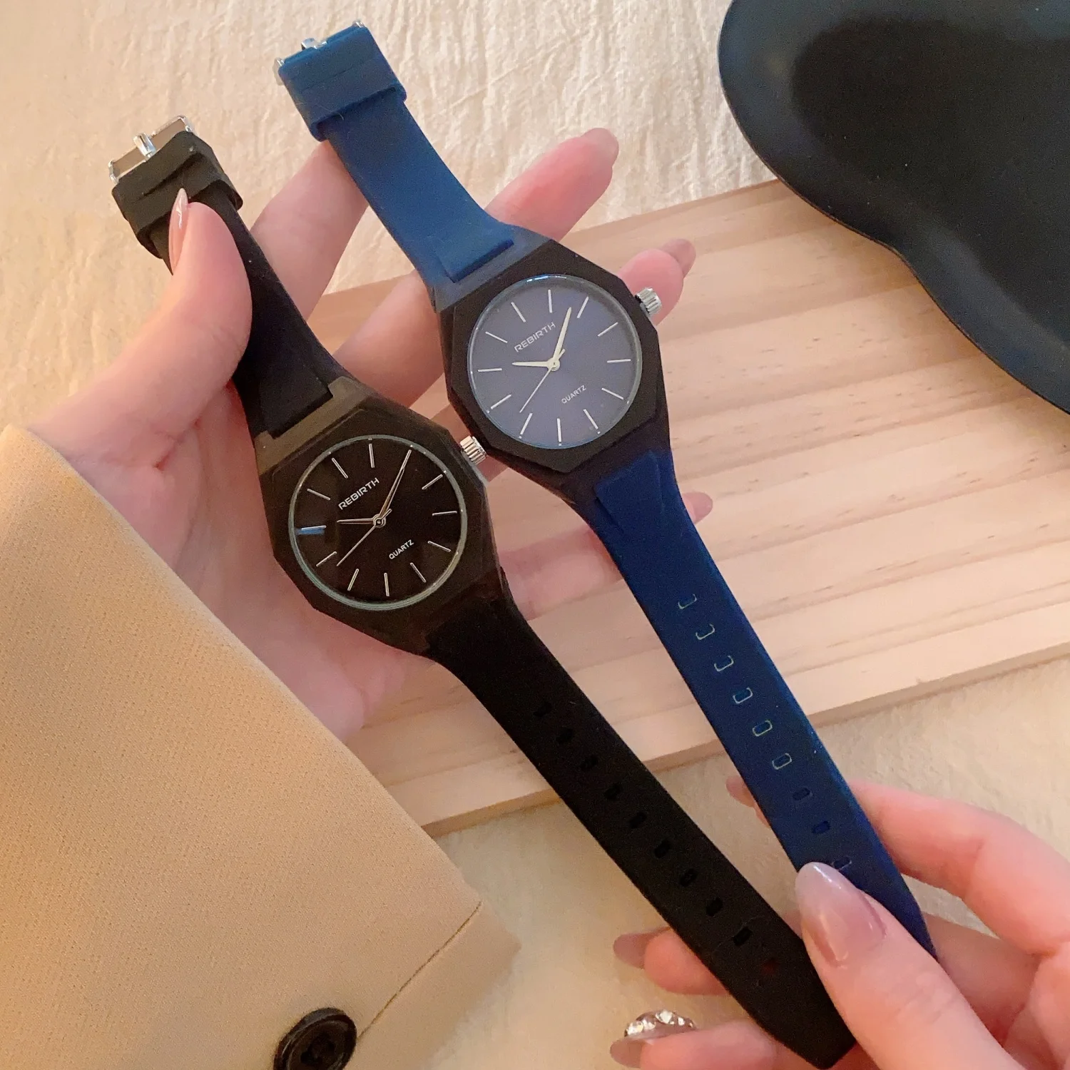 Fashion Sports Silicone Strap Analog Quartz Watch Simple Scale Ladies Wristwatches Casual Unisex Watches Student Couple Clock