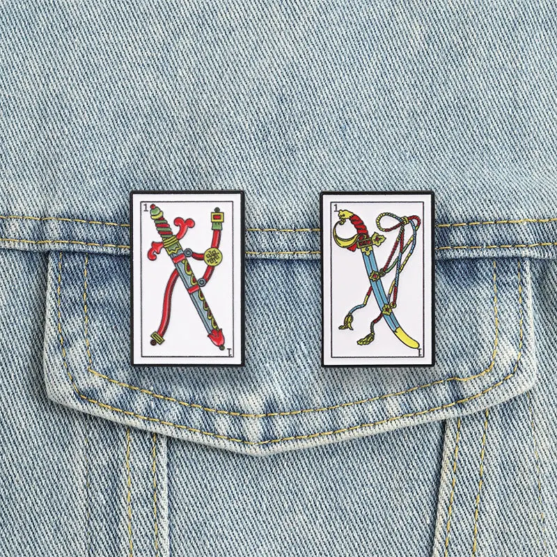 Vintage Brooches Tarot Cards Sword Patterns Metal Badges Small Accessories Wholesale Brooch Bag Pins for Caps Cap Pin Lapel Hat