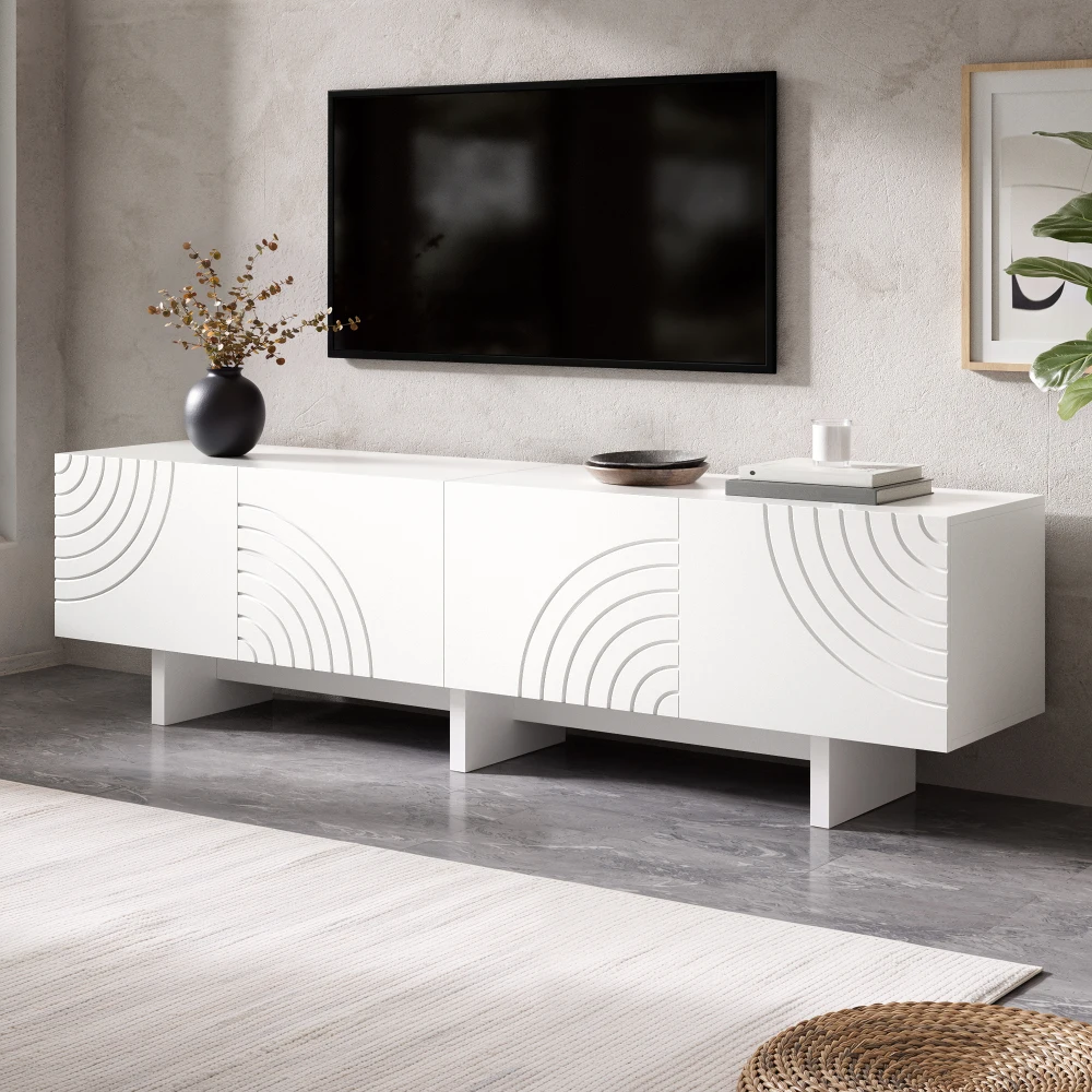 Mobile TV moderno con 4 ante e motivo geometrico ad arco, mobile TV bianco con frontali decorativi in rilievo e divisorio centrale, mobili TV con vani contenitori per il soggiorno