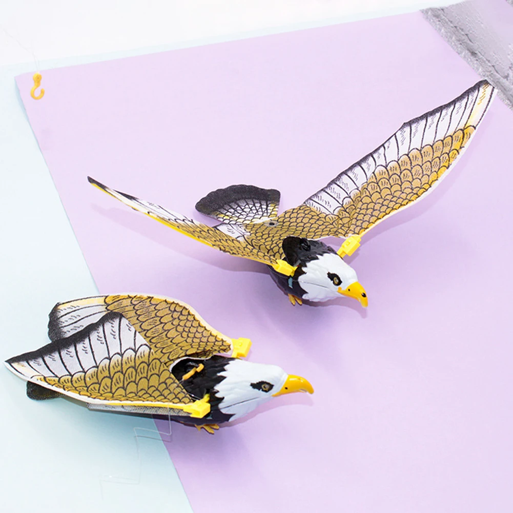 Épouvantail suspendu aigle aigle faux faucon leurre Statue aigle répulsif lumineux oiseau répulsif suspendu aigle extérieur faucon décor