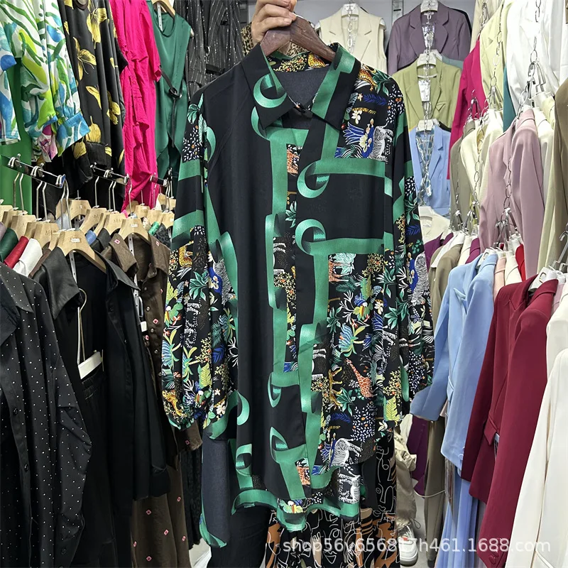 قمصان نسائية مُزينة بالزهور من Streetwear 2025 بلوزات نسائية جديدة لربيع وصيف فضفاضة بأكمام طويلة للحماية من الشمس مطبوعة بلوزات نسائية متوسطة الطول #3