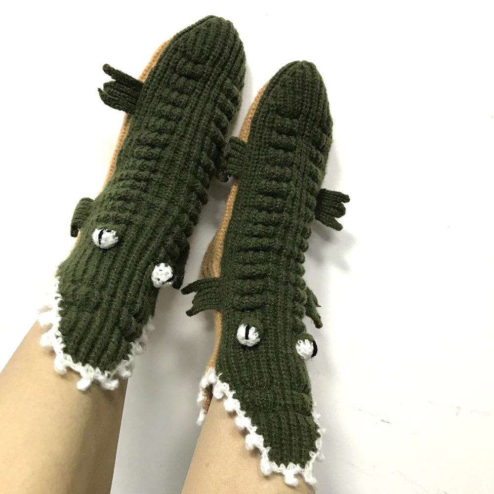 INS wind solid color big eyes Christmas crocodile socks European and American home floor socks warm knitting socks