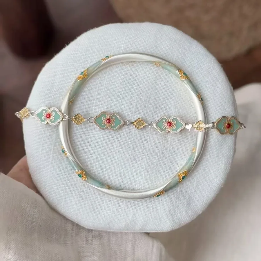Retro Chinese Style Blue Enamel Flower Bracelets for Women Traditional Court Craftsmanship Silver Plated Luxury Jewelry Bangle