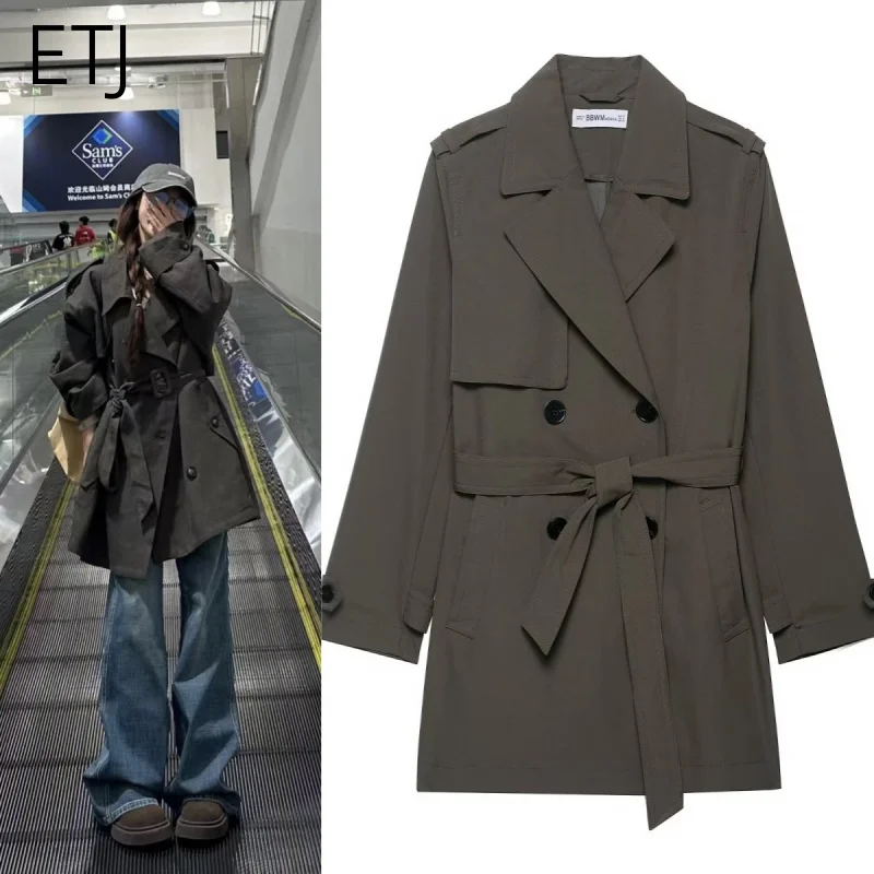 

ETJ 2025 осенне-зимний новый женский уличный модный ремень, свободный повседневный ветрозащитный плащ с двойным клапаном