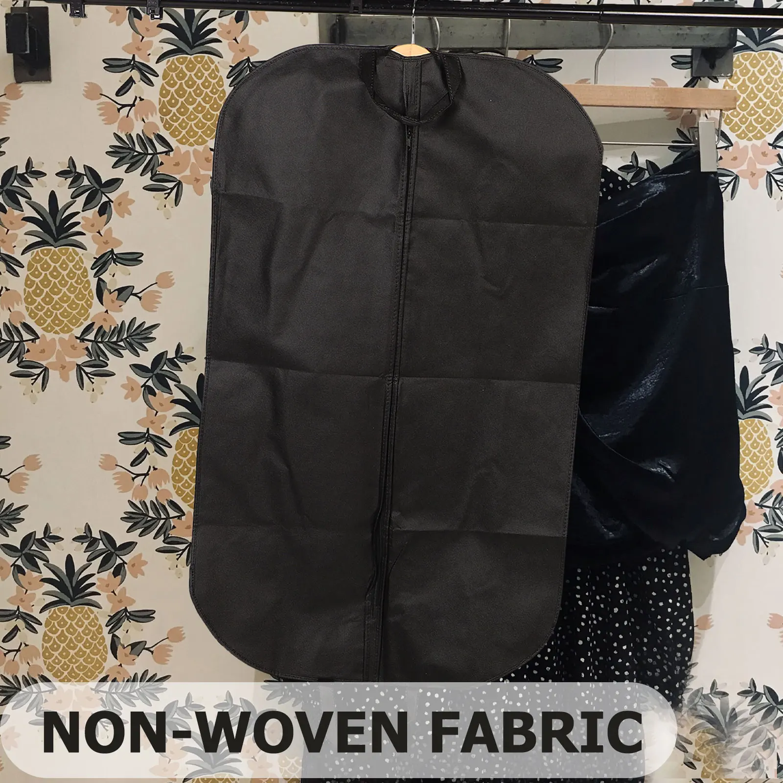 

2 pcs Business Folding Garment Bag Household Clothes Protector Hanging Suit Cover Travel Storage Bag For Dresses Coats Sweaters