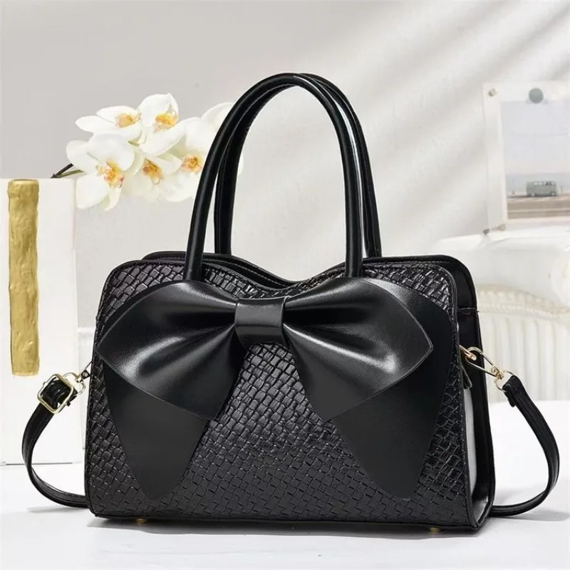 

Ретро-сумка через плечо для женщин, кожаная сумка-тоут, роскошная винтажная минималистичная дизайнерская сумка большой вместимости, стильная, ностальгическая.