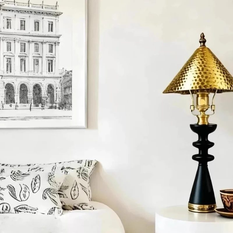 Old money wind table lamp, brass solid wood retro table lamp, bedside , study  , intelligent remote control