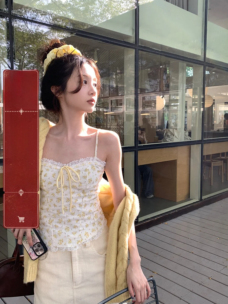 

Женский укороченный топ Sinbounboun с кружевной отделкой и поясом, модный, весна 2026, с цветочным принтом, для многослойных образов, приталенный жилет