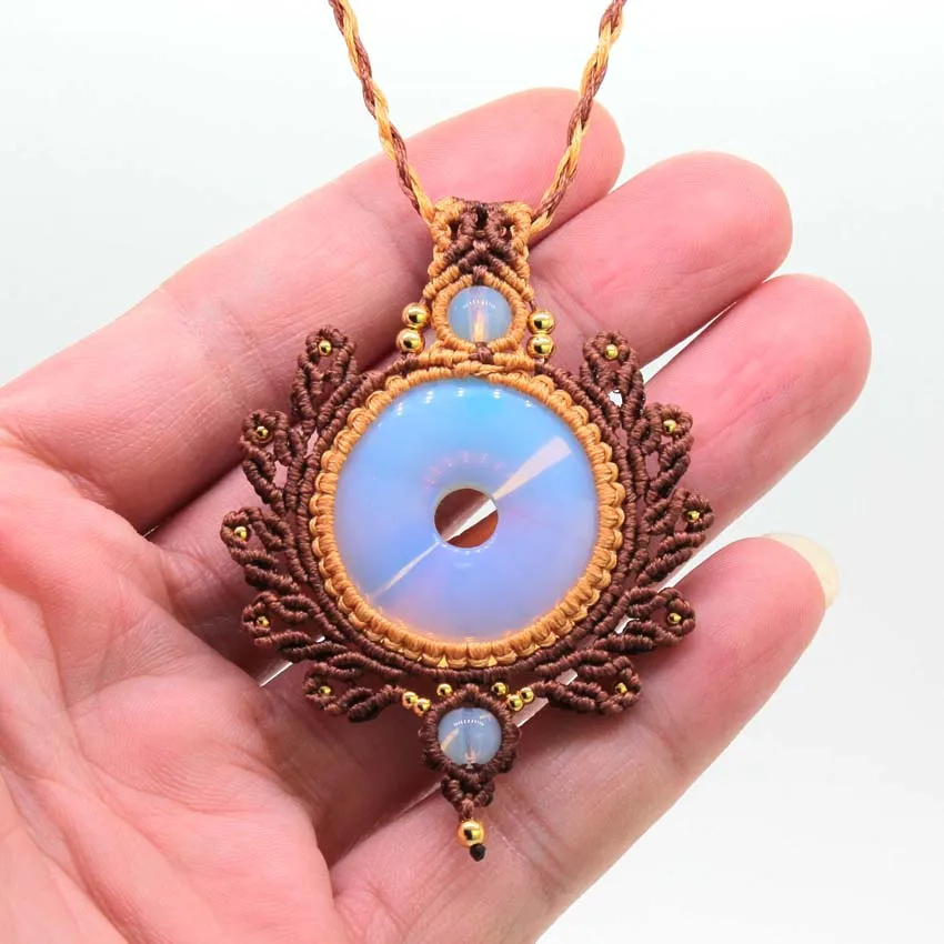 

Braided Macrame Crystal Stone Donut Pendant Necklaces For Women Natural Amethyst Rose Quartz Rope Wrapped Weave Chain Necklace