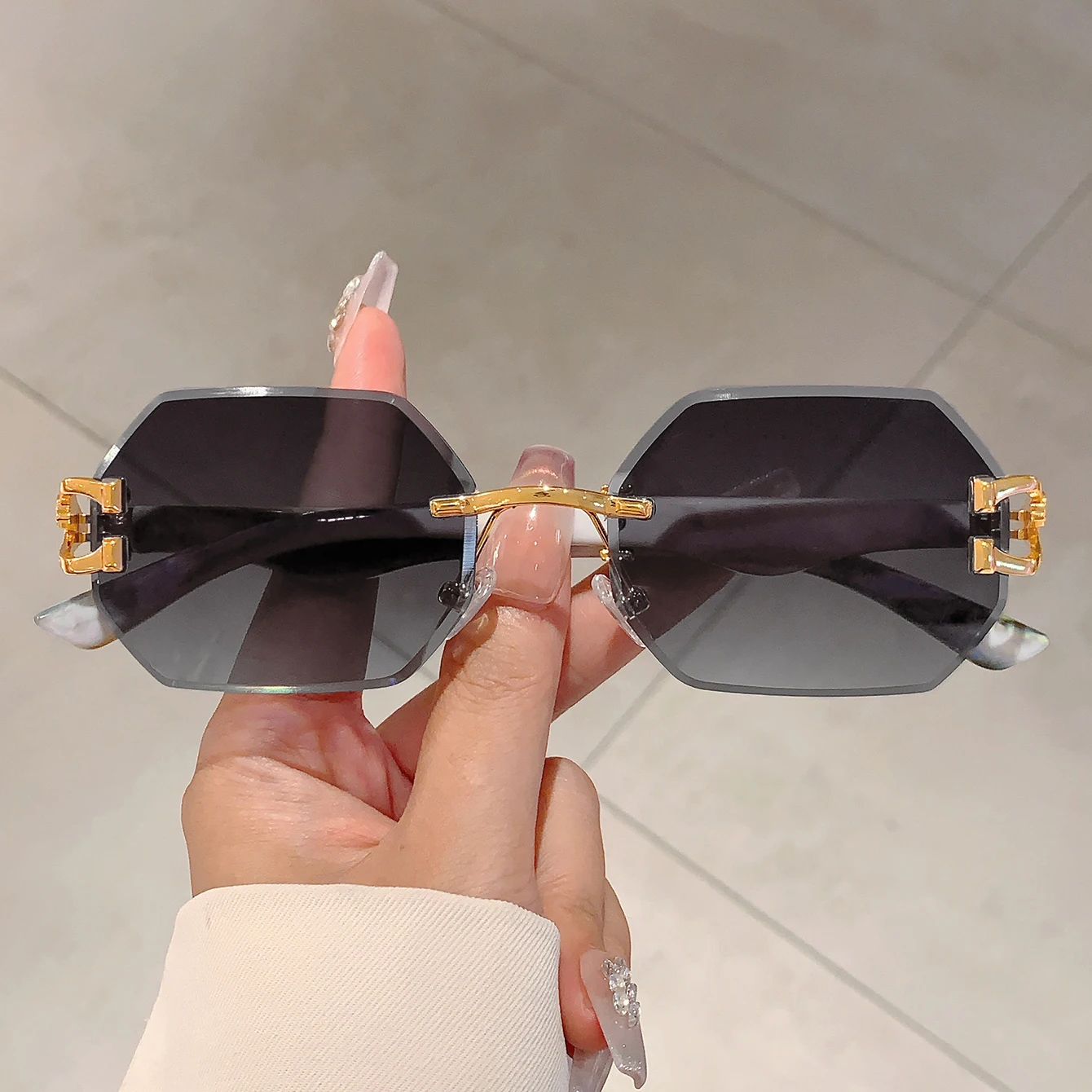 KAMMPT Vintage Rimless Polygon Shades Luxury Brand Gradient Women\'s Sunglasses Fashion Leopard Decor Travelling Sun Glasses